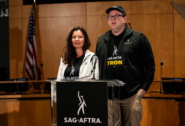 Президент SAG-AFTRA Фрэн Дрешер объявляет начало забастовки&nbsp;