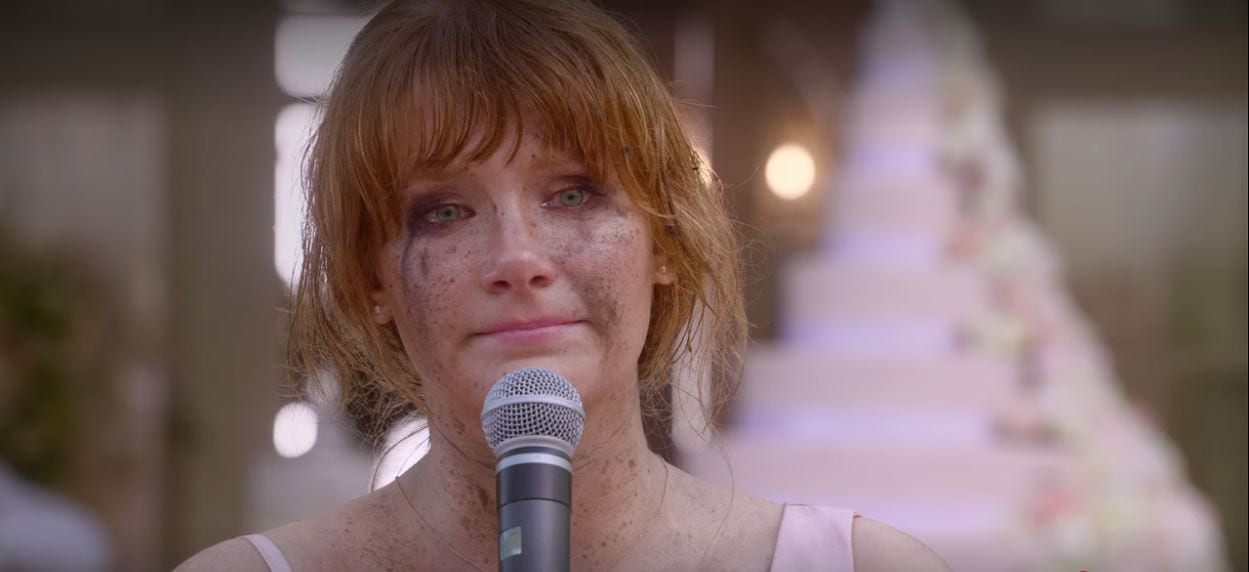 Брайс Даллас Ховард в серии «Нырок»