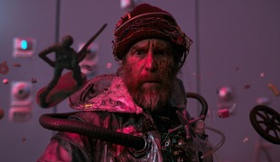 Чёрная комедия Гора Вербински официально выйдет в России